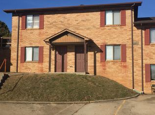 1621 Spring St APT D, Poplar Bluff, MO 63901