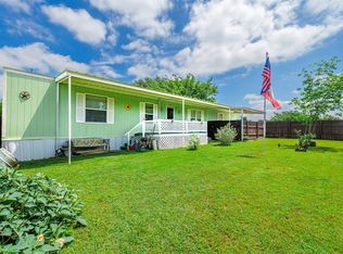 1501 Lark Ct, Azle, TX 76020
