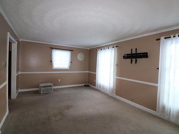herny living room view 1