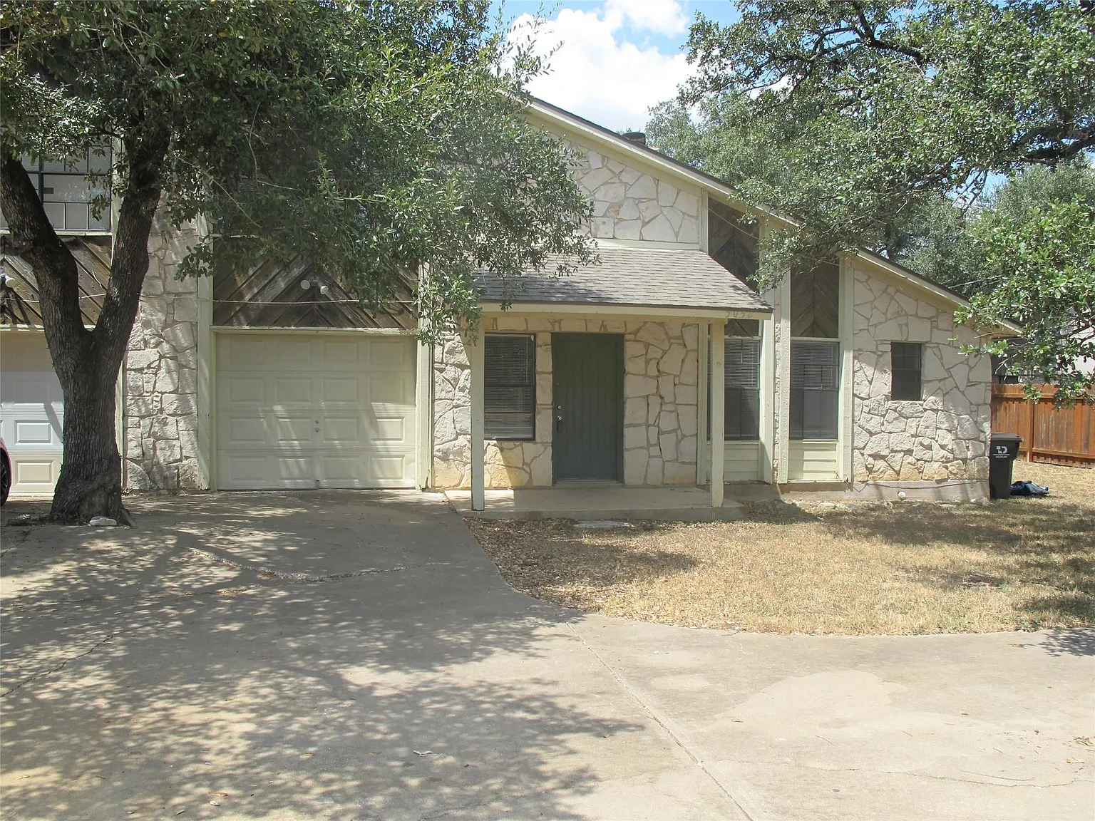 3 bed, 2.0 bath, 1276 sqft, $1,675 — Photo 2