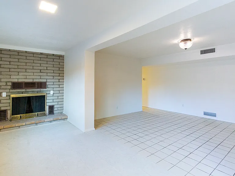 1714 W Meadow Hills Dr — Photo 14