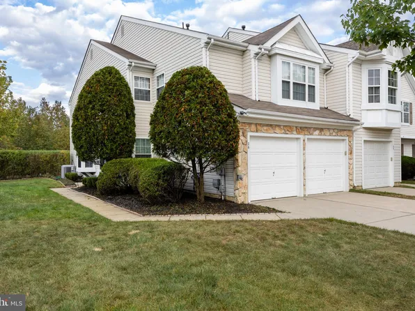 26 Buckingham Way, Mount Laurel, NJ 08054