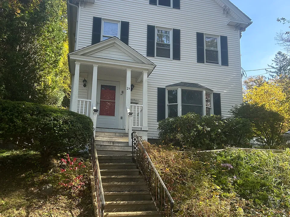 24 Highland St
