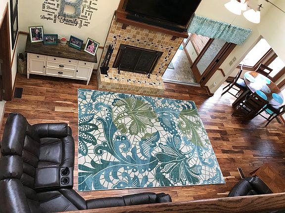 3rd image of 121 Winders Ln