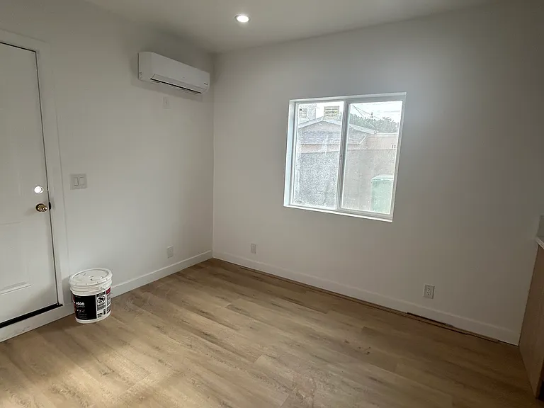 2225 Olive Ave #B — Photo 6