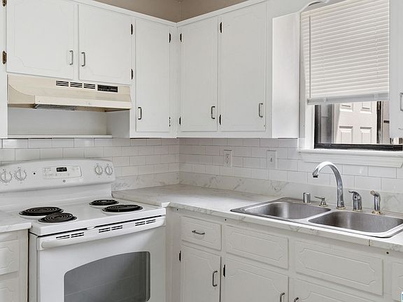 2nd image of 5457 Nottinghill Dr