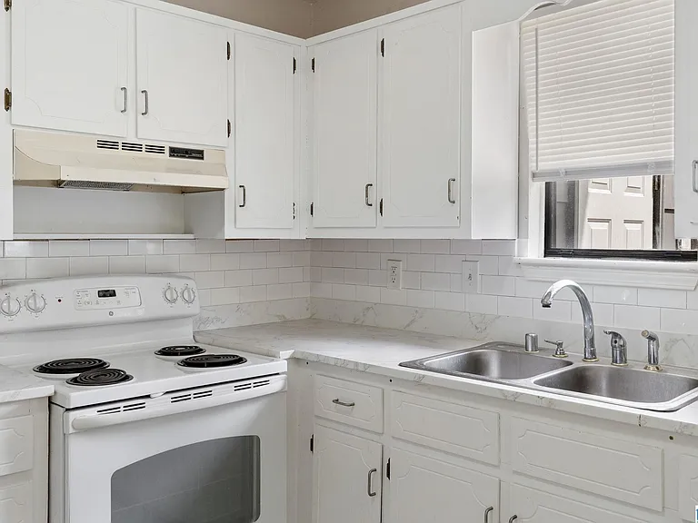 5457 Nottinghill Dr — Photo 6