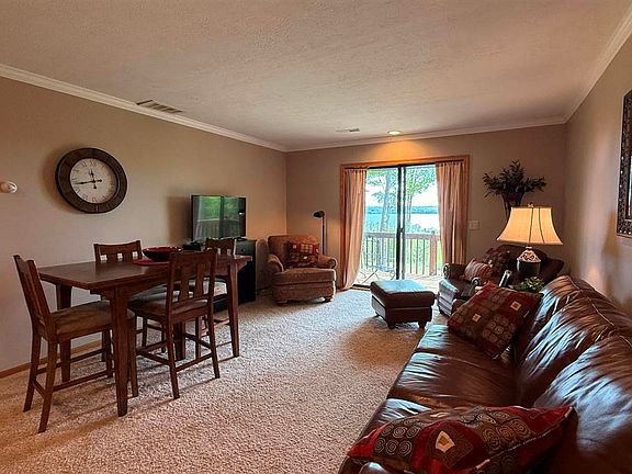 5th image of 737 Maplewood Ln