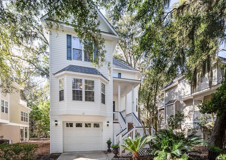 1st image of 12 Victoria Square Dr