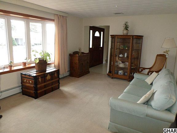 5th image of 701 Alison Ave