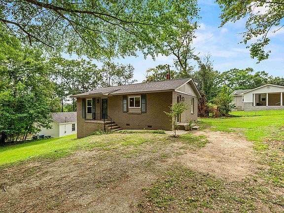 3rd image of 135 Riverview Ct