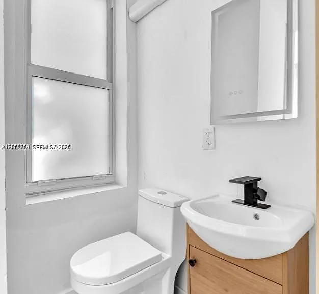 709 SW 4th Ct #7 — Photo 5