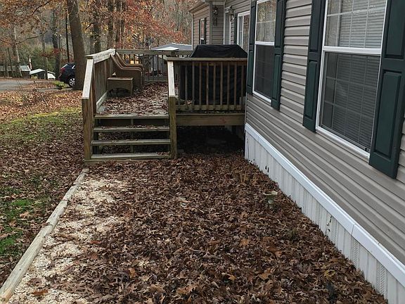 3rd image of 132 Hilltop Dr
