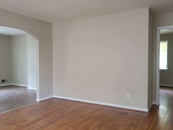 5th image of 1117 Five Mile Rd
