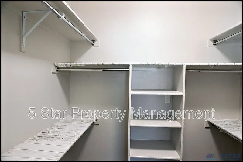 3 bed, 2.0 bath, 1594 sqft, $1,765 — Photo 2