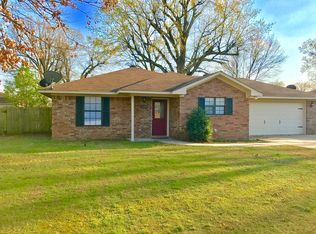 1528 E 14th St, Russellville, AR 72802