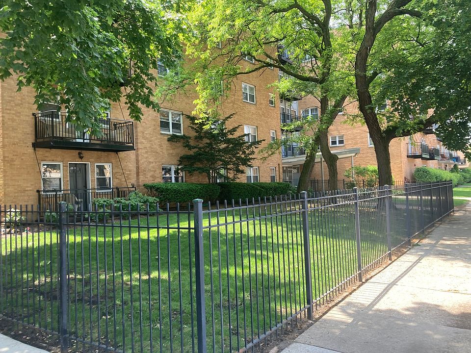 1st image of 2501 W Bryn Mawr Ave APT 507