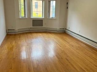 36-07 165th St FLOOR 3, Flushing, NY 11358