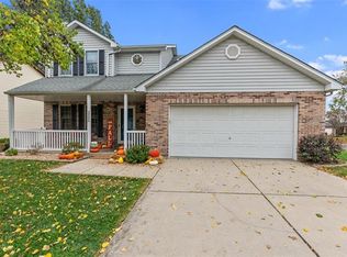 1033 Arizona Dr, Columbia, IL 62236