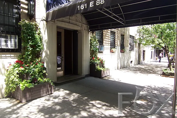 Rented by Fox Residential Group | media 14