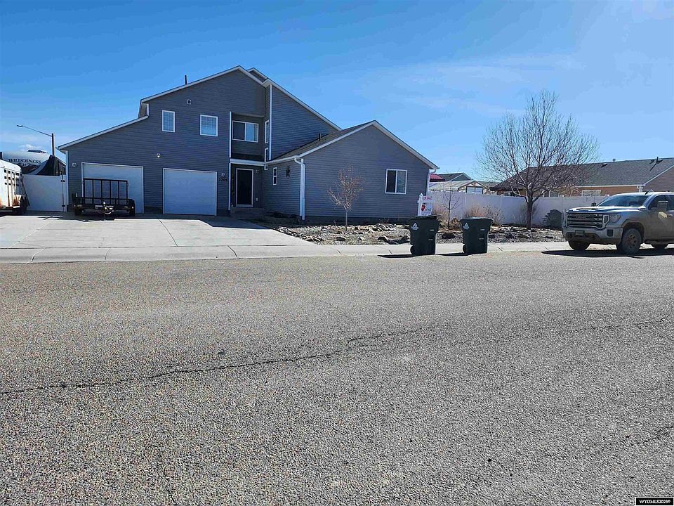 1st image of 3306 Scott Dr