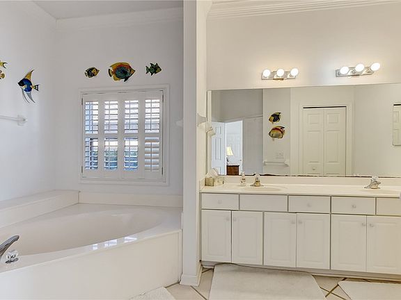 5th image of 1832 Village Ct