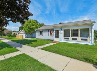 9104 W Park Hill Ave, Milwaukee, WI 53226
