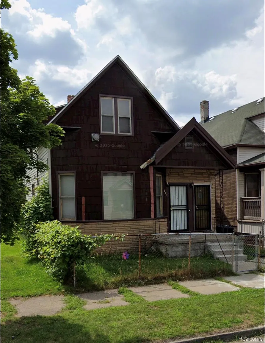 3632 E Hancock St photo 1