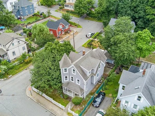 4 Mystic Ave, Melrose, MA 02176