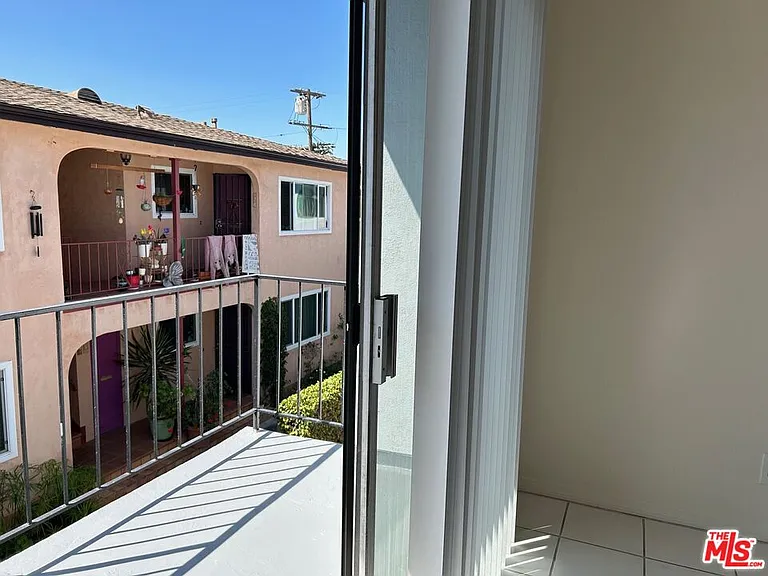 3741 Westwood Blvd #4 — Photo 11