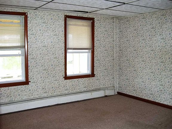 5th image of 1014 Mechanic St