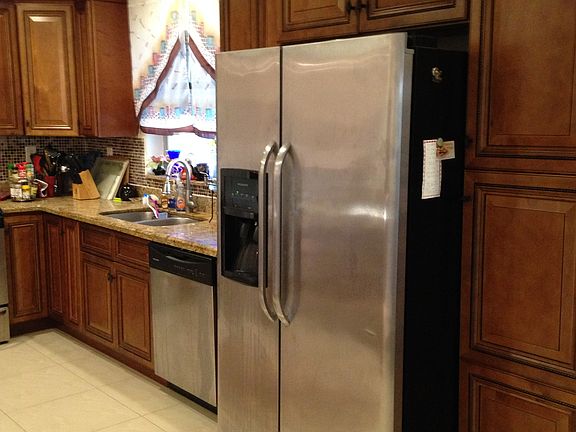 2nd image of 261 186th St