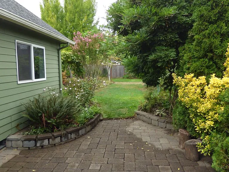 4592 Indian Earth Ct NE — Photo 3