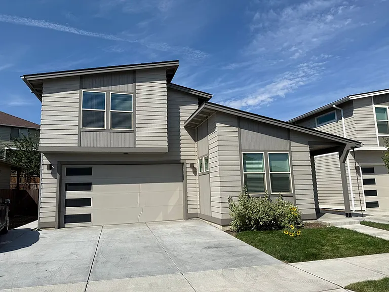 75 NE Cessna Dr #1 — Photo 1