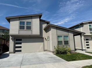 75 NE Cessna Dr #1, Bend, OR 97701