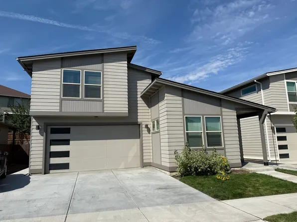 75 NE Cessna Dr #1, Bend, OR 97701