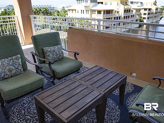 5th image of 815 Plantation Rd Unit 401