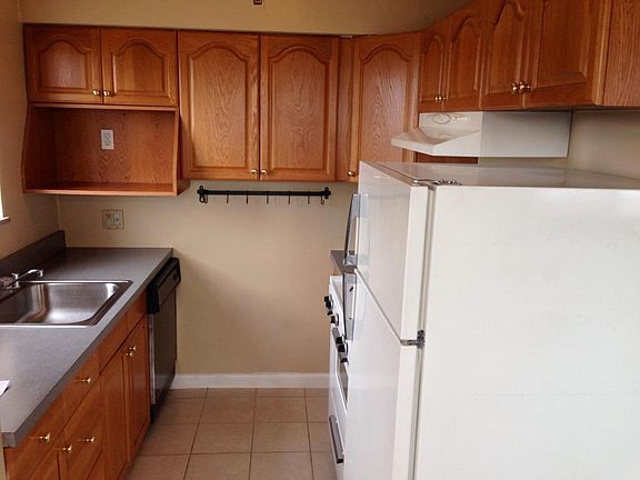 4th image of 3421 Pape Ave APT 2