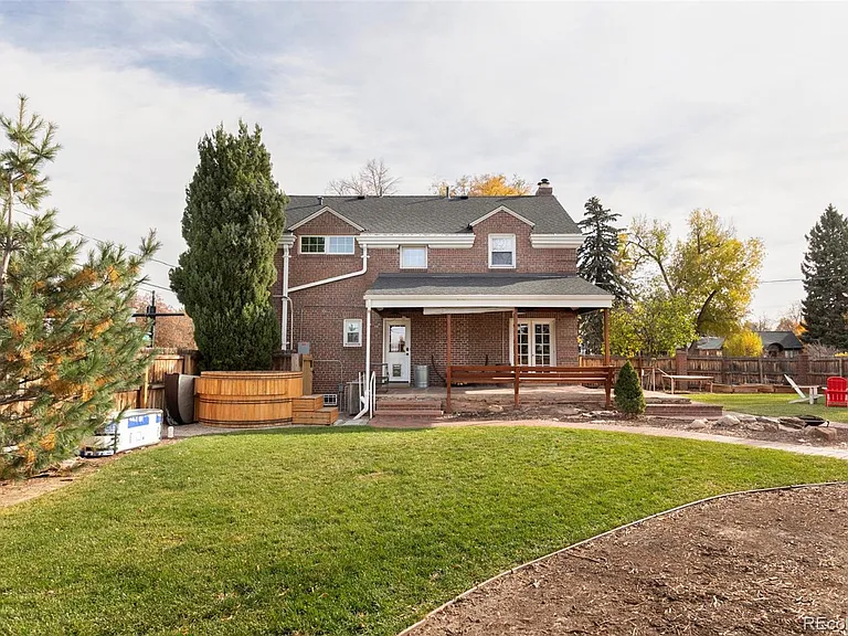 1303 S Downing St — Photo 27