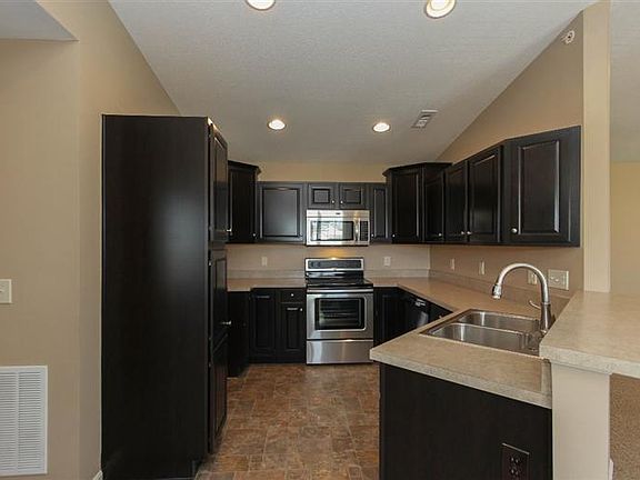 3rd image of 7783 Skyview Cir #21305