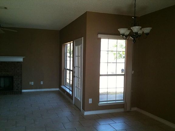 4th image of 9921 Williford Trl