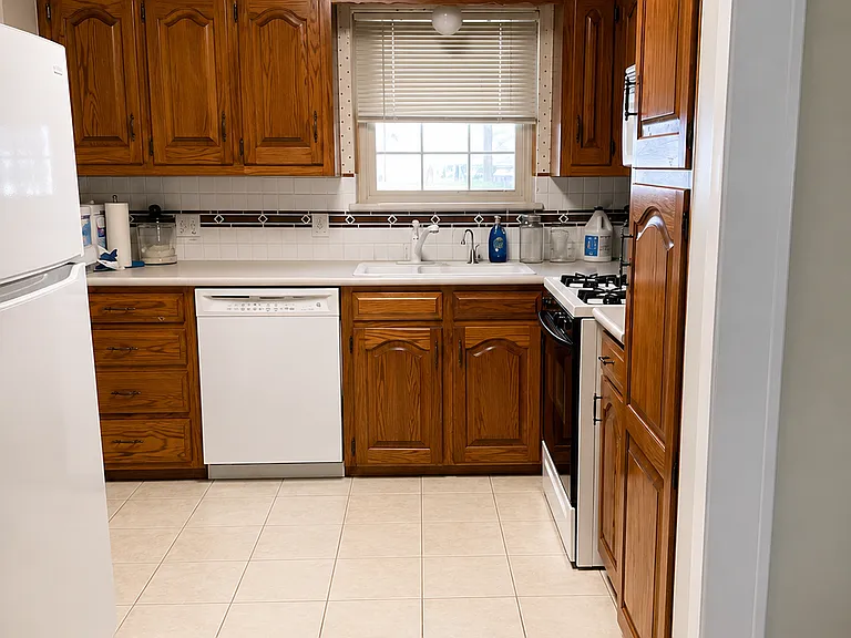 3863 Lamb Dr — Photo 3