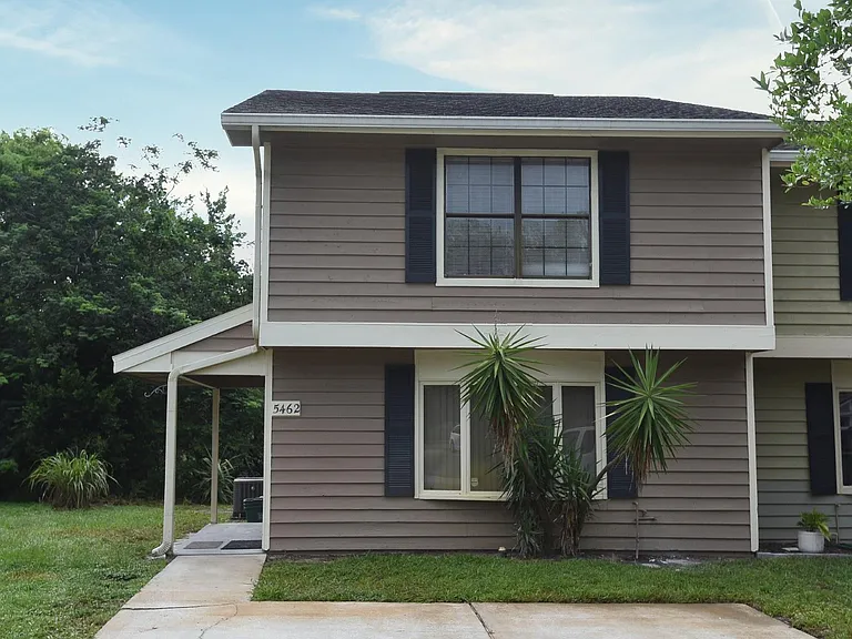 5462 Bracken Ct — Photo 2