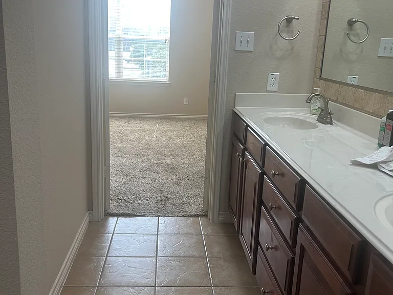 950 Henderson St #1320 — Photo 5