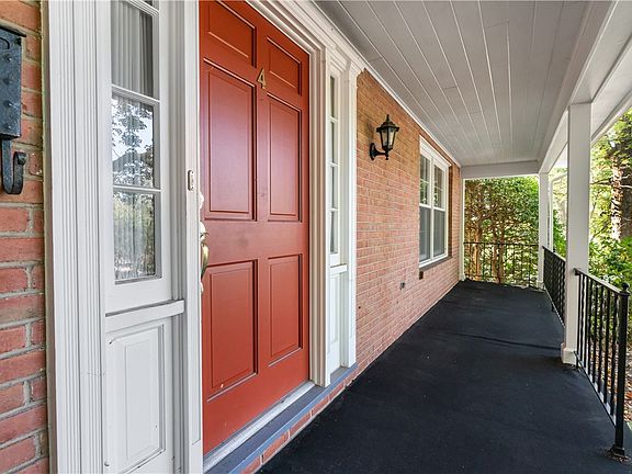 3rd image of 4 Woodland Ave