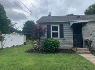 8 Jefferson St, Seymour, CT 06483