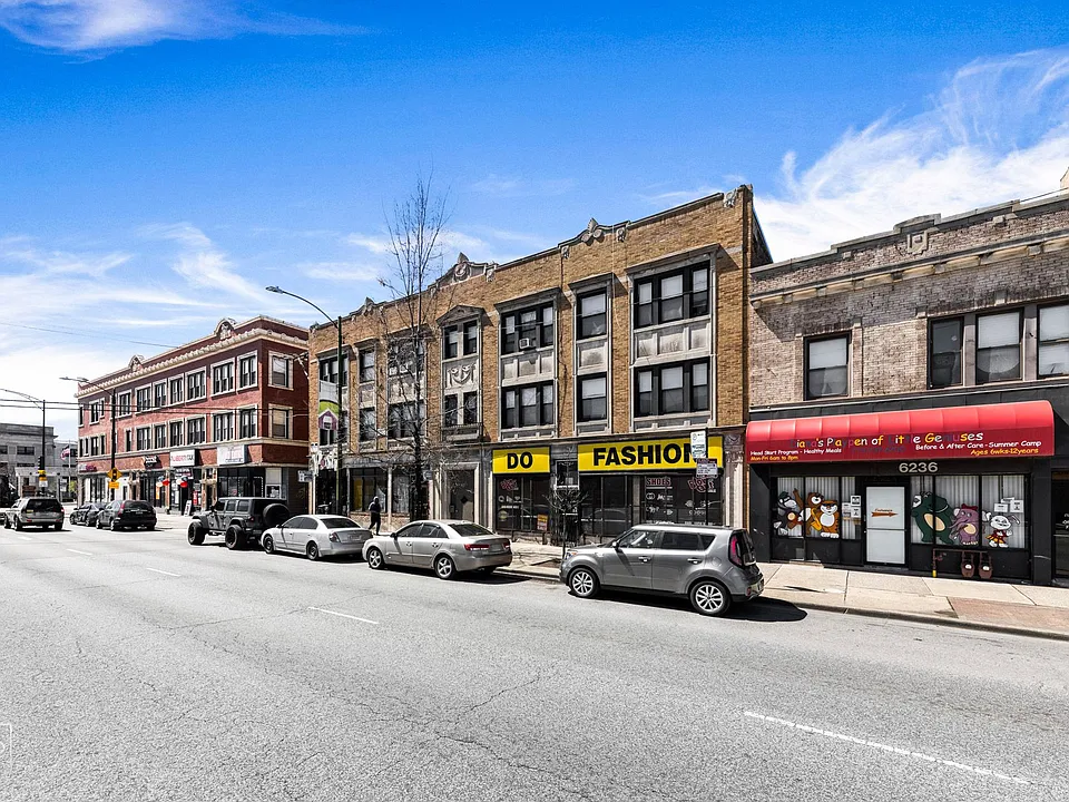 6238 S Western