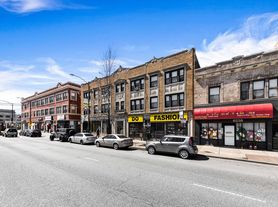 6238 S Western