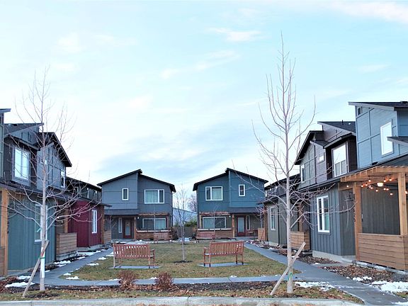 2nd image of 3625 N Carr Ln