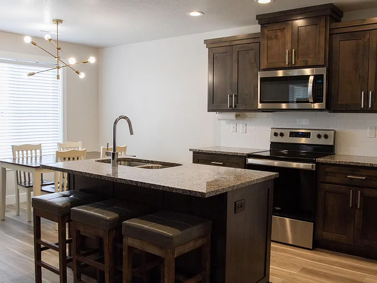 2043 N 350 E — Photo 11